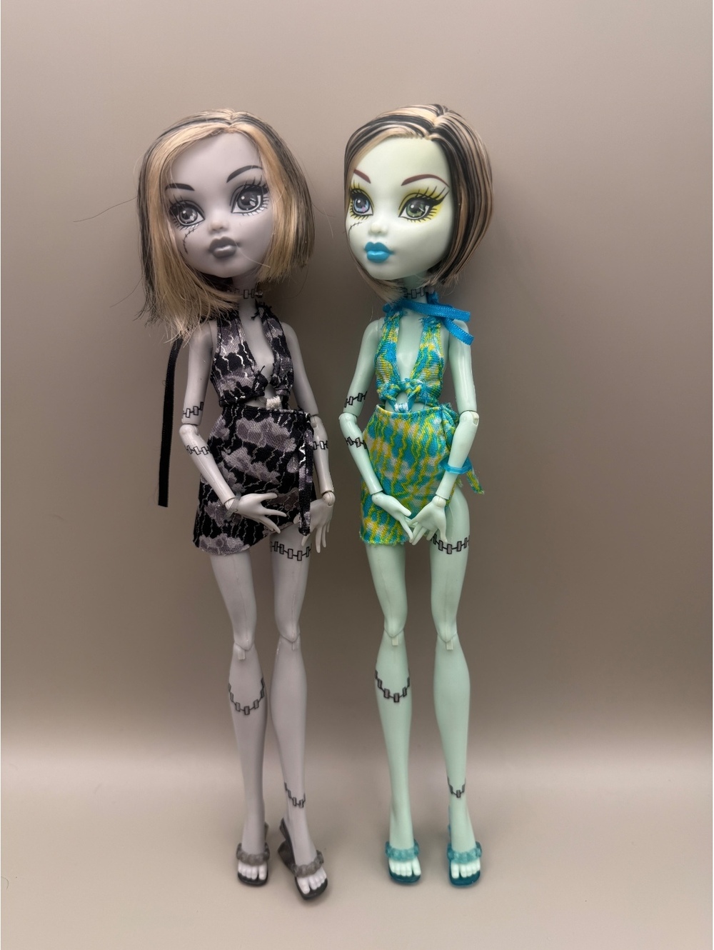 Monster High Frankie Stein Skull Shores 2 Doll Bundle